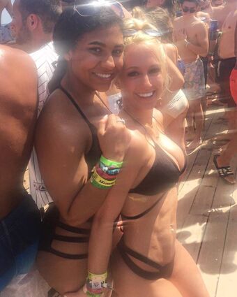 valeriemikos Nude Leaks OnlyFans Photo 4