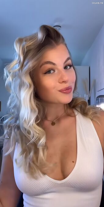 Vallixpauline Nude Leaks OnlyFans Photo 210