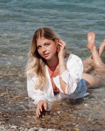 Vallixpauline Nude Leaks OnlyFans Photo 209