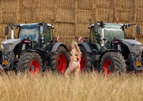 Abi Coombes Farmer Nude Leaks OnlyFans Photo 27