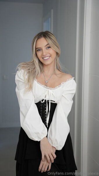 allaboutalexia Nude Leaks OnlyFans Photo 12