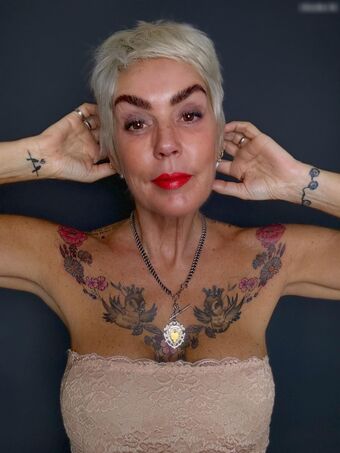 Astrid Zeegen Holt Nude Leaks OnlyFans Photo 8