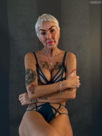 Astrid Zeegen Holt Nude Leaks OnlyFans Photo 6