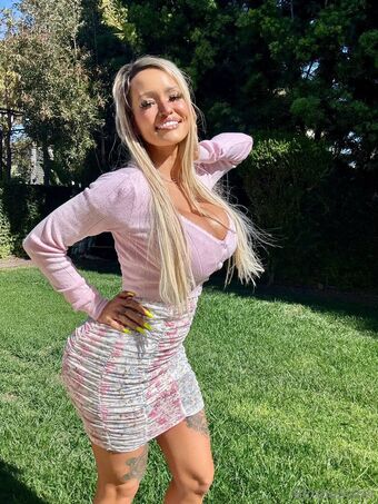 bimbowifey Nude Leaks OnlyFans Photo 23