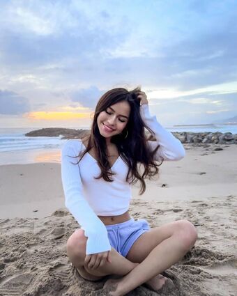 Chloe Marquez Nude Leaks OnlyFans Photo 9