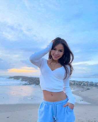 Chloe Marquez Nude Leaks OnlyFans Photo 7