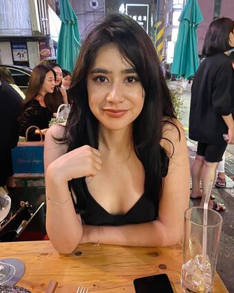 Elise ASMR Nude Leaks OnlyFans Photo 6