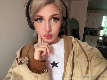 iristv Nude Leaks OnlyFans Photo 32