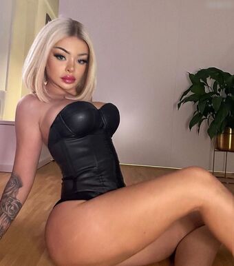 Katja Krasavice Nude Leaks OnlyFans Photo 8