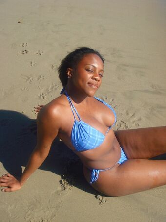 Rachel Chinouriri Nude Leaks OnlyFans Photo 8